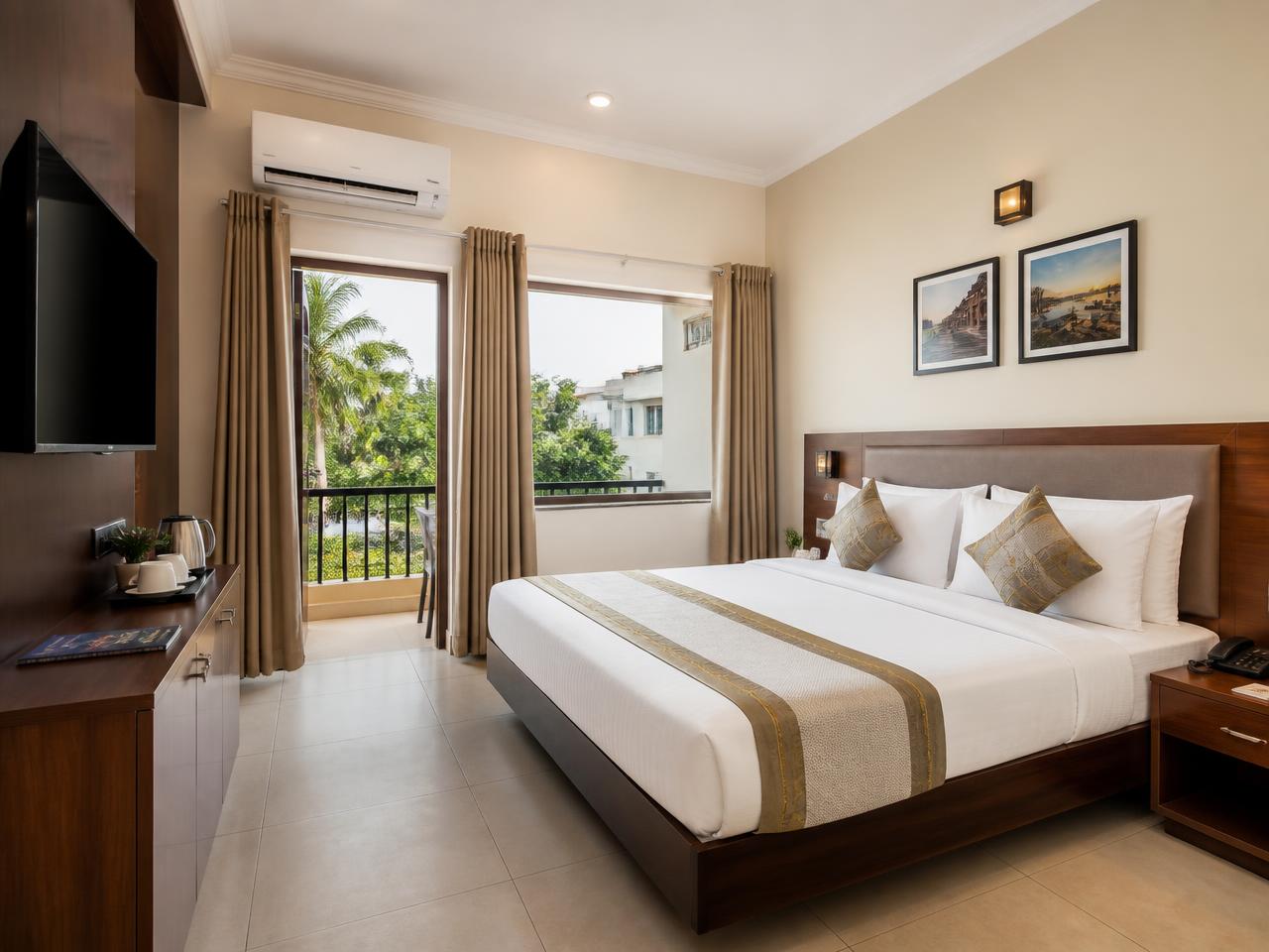 Deluxe Room at Mallikarjuna Sadan